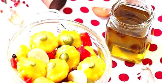 Патиссоны, маринованные с перцем