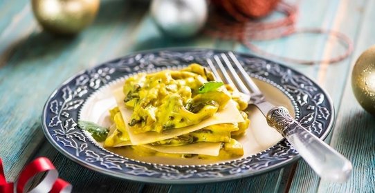 Курица фаршированная помидорами