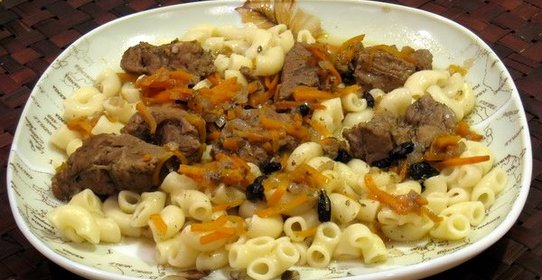 Тушеное мясо с морковью