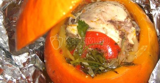 Тыква, фаршированная курицей и овощами