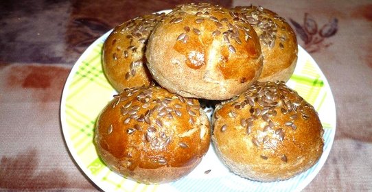 Булочки ржаные с луком