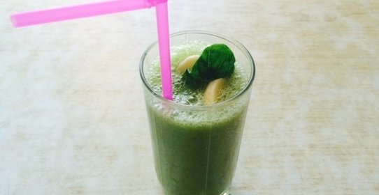 Бананово-яблочный смузи