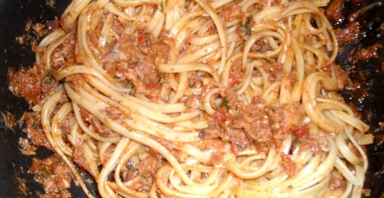 Лапша (феттуччини) с тунцом