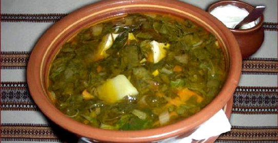 Зеленый борщ с рисом