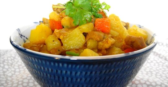 Карри с курицей и грибами