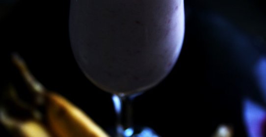 Малиново-банановый смузи