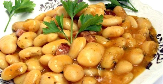 Фасоль с красным вином