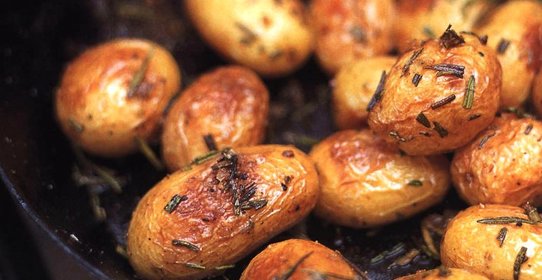 Запеченный картофель с розмарином