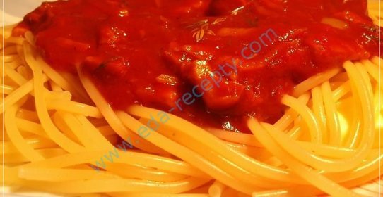 Спагетти с соусом из рубленного мяса