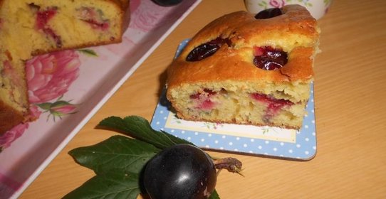 Сливовая шарлотка