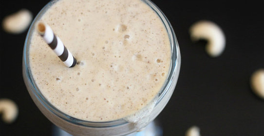 Смузи с бананом и кешью