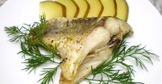 Тушенные караси в мультиварке