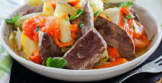 Говяжье сердце с овощами в мультиварке