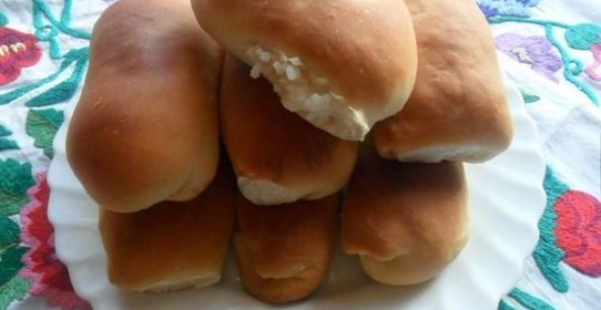 Пирожки с рисом и яйцом в духовке