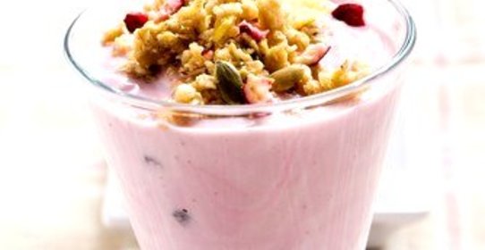 Клюквенные мюсли с йогуртом