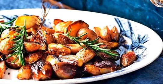 Запеченный картофель с чесноком