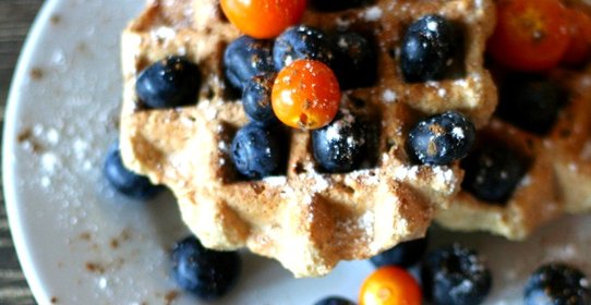 Толстые вегетарианские вафли из кешью и овсянки