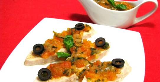 Куриное филе под томатным соусом с базиликом