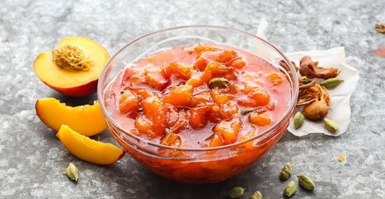 Персиковое варенье с кардамоном и мускатным цветом