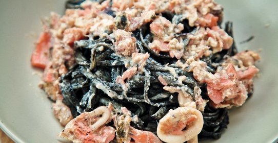 Черная паста с морепродуктами
