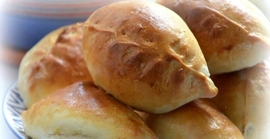 Пирожки дрожжевые с капустно-картофельной начинкой