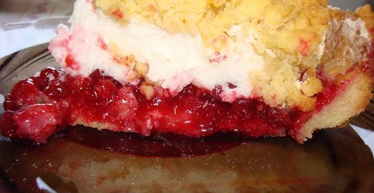 Брусничный пирог