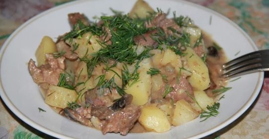 Картофель с куриной печенью и грибами