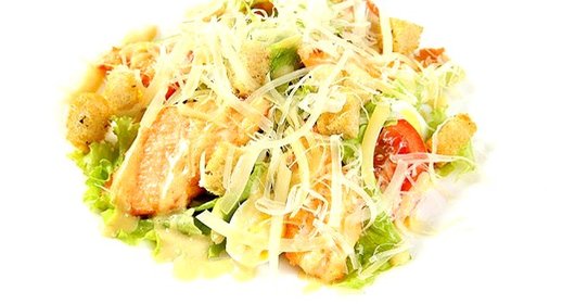 Салат «Цезарь» с лососем