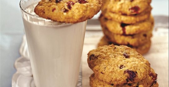 Овсяное печенье с вишней