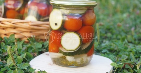 Маринованные кабачки с помидорами