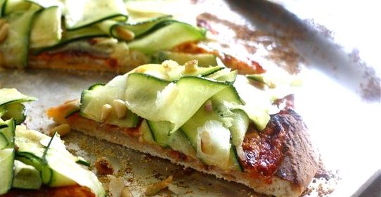 Пицца с цуккини и Моцареллой