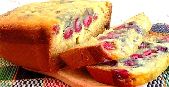 Пирог с вишней на кефире