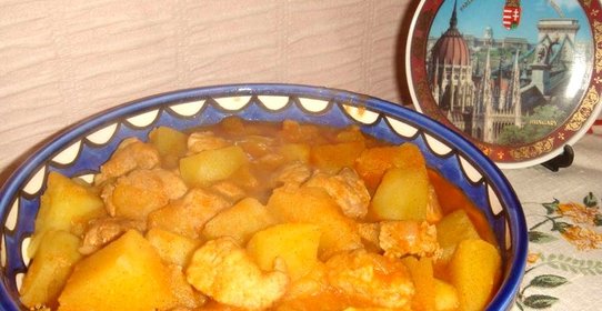 Гуляш из говядины по-венгерски