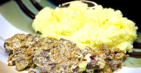 Печень куриная жареная с подливкой