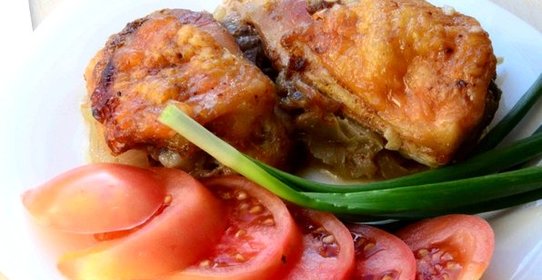 Курица с луком в духовке