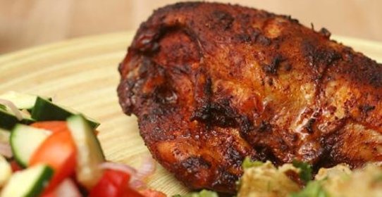 Запеченная курица с чили и перцем