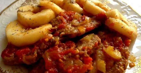 Говядина с помидорами в мультиварке