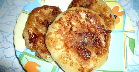 Дрожжевые оладьи с яблочным припёком