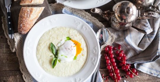 Пшенная каша с яйцом пашот