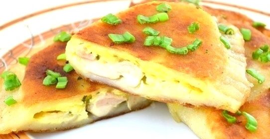 Пирожки с курицей и сыром