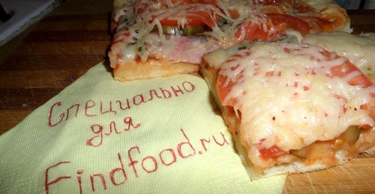 Пицца с беконом и маринованными огурчиками