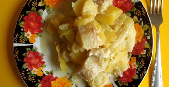 Рыба, тушеная в мультиварке