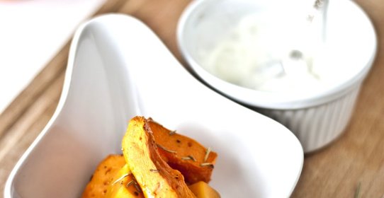 Тыква, запеченная с персиками, ромом, медом и розмарином