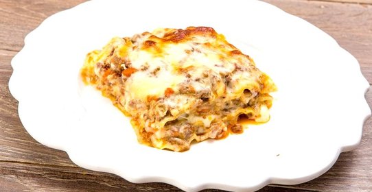 Лазанья с соусом бешамель