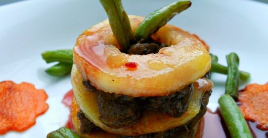 Куриная печень с медом и яблоками