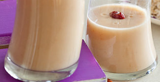 Овсяный напиток на отваре из шиповника в мультиварке