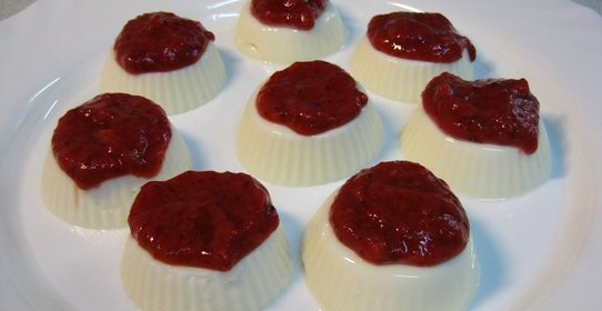 Домашняя панна-котта с клубникой