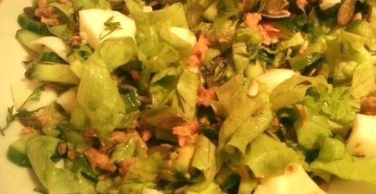 Салат с тунцом в собственном соку и огурцом