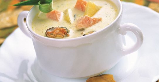 Похлебка из лосося и мидий