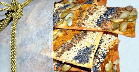 Галетные хлебцы с пряностями и семенами